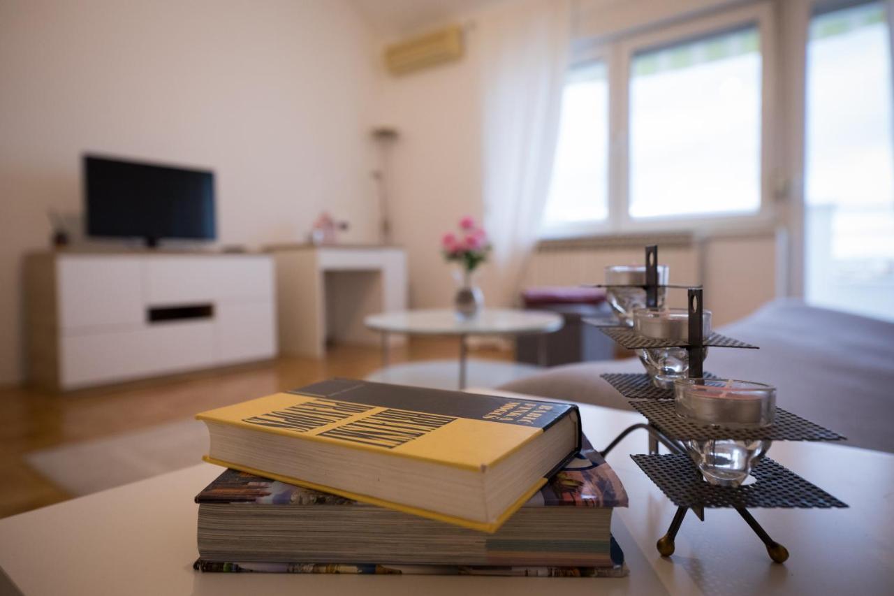 Apartman Ana Apartment Osijek Bagian luar foto