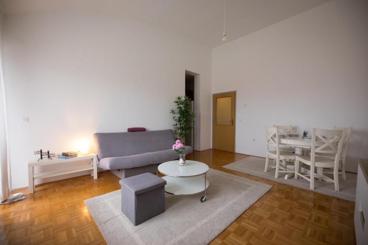 Apartman Ana Apartment Osijek Bagian luar foto
