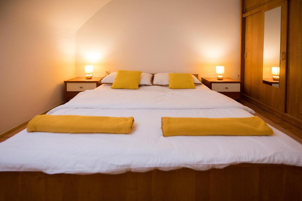 Apartman Ana Apartment Osijek Bagian luar foto